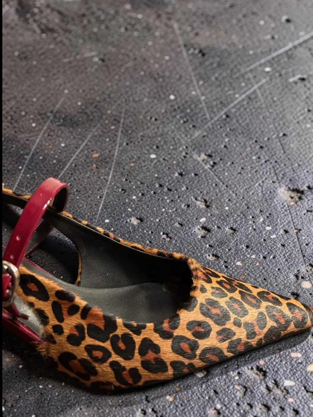Jeffrey Campbell Cheetah Cherry Red Pointed Slingback Mule w/Red Strap and Heel - Picture 7 of 8